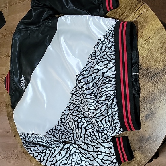 Men Satin Jacket - Picture 9 of 12